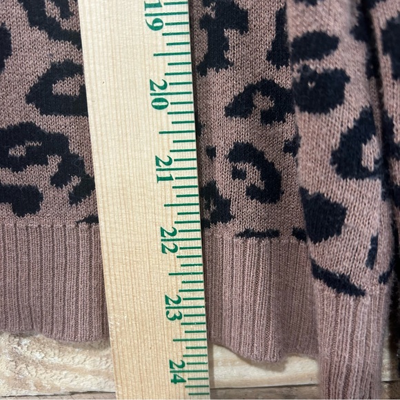 BCX Junior's Leopard Printed Fine Gauge Sweater Beige Size Large - Picture 5 of 7